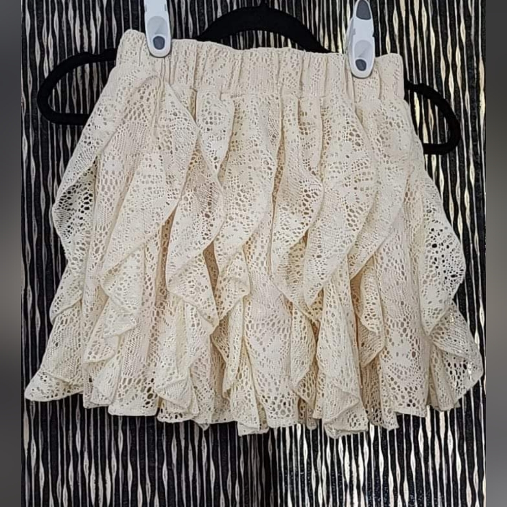 Lace skirt